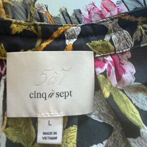 Beautiful Cinq à Sept “Loral” Sleeveless Blouse – Worn Once!